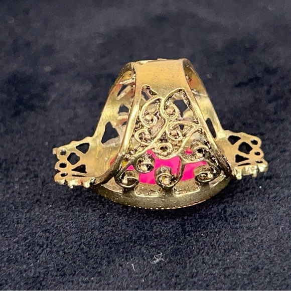 Size 7.5 Pink Brass-look Ring Womens Filigree Goth Retro Glam - Picture 8 of 11